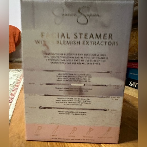 Facial steamer with blemish extractors - Picture 4 of 4